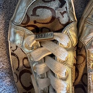 Guess women’s tennis shoes